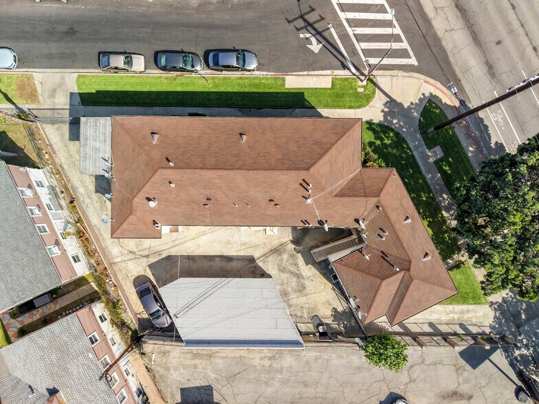 More Photos Of 1655 Carmona Ave, Los Angeles Multifamily For Sale