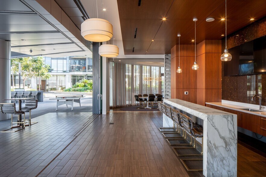 More Photos Of 1200 S Figueroa St, Los Angeles Apartments For Lease