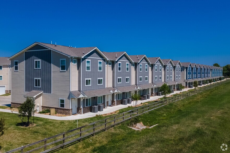 Primary Photo Of 21155 Gosling Rd, Spring Apartments For Sale