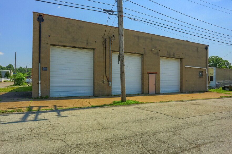More Photos Of 98 Sproul St, McKees Rocks Truck Terminal For Sale