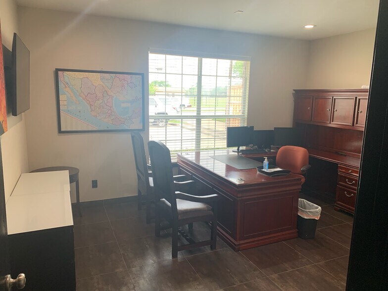 More Photos Of 2920 Inwood Rd, Dallas Office For Lease
