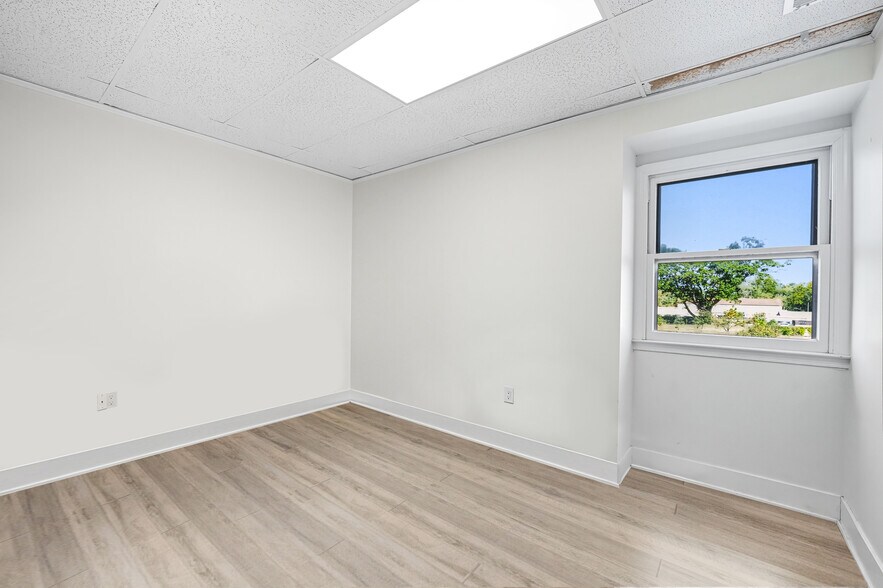 More Photos Of 2605 US 130, Cinnaminson Office For Lease