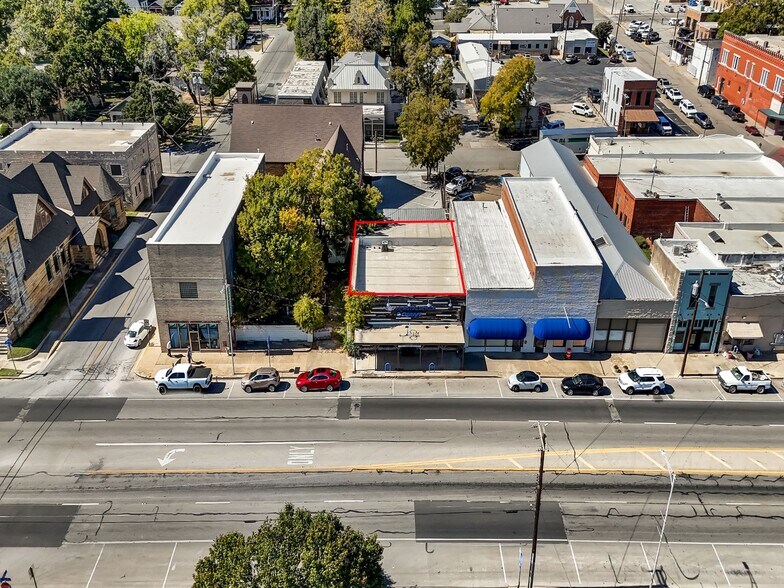 More Photos Of 118 S Main St, Weatherford Storefront Retail Office For Sale
