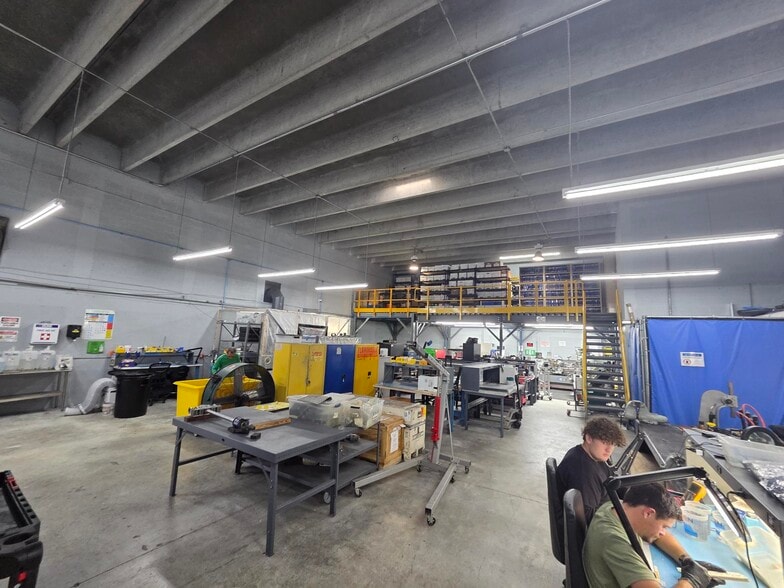 More Photos Of 6825 SW 21st Ct, Davie Warehouse For Lease