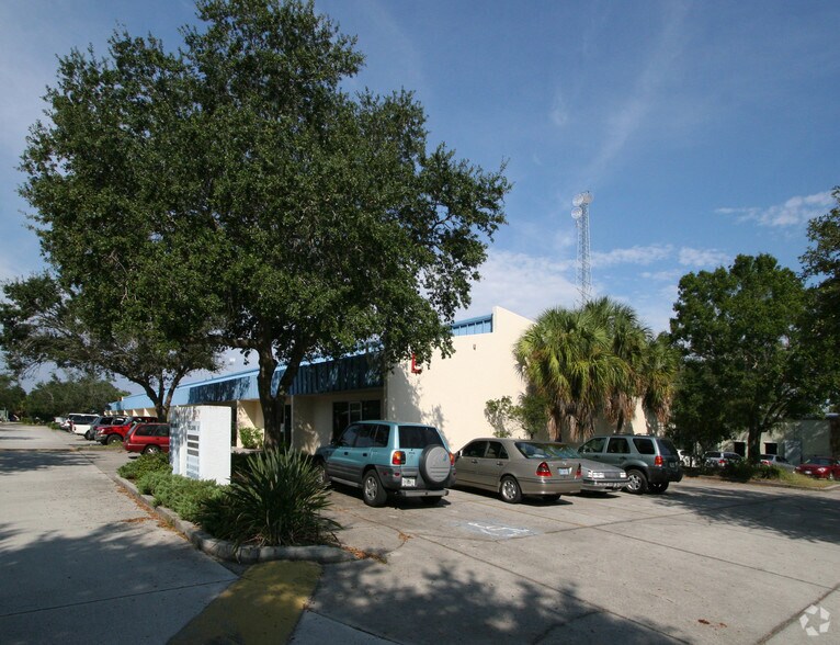 Primary Photo Of 1747 Independence Blvd, Sarasota Light Distribution For Lease
