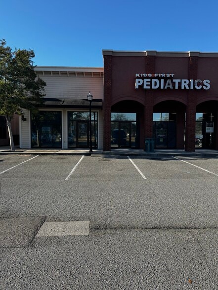 More Photos Of 101 Little Neck Rd, Savannah Freestanding For Lease