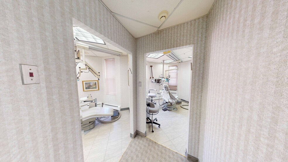 More Photos Of 1718 E 17th St, Brooklyn Office Residential For Lease