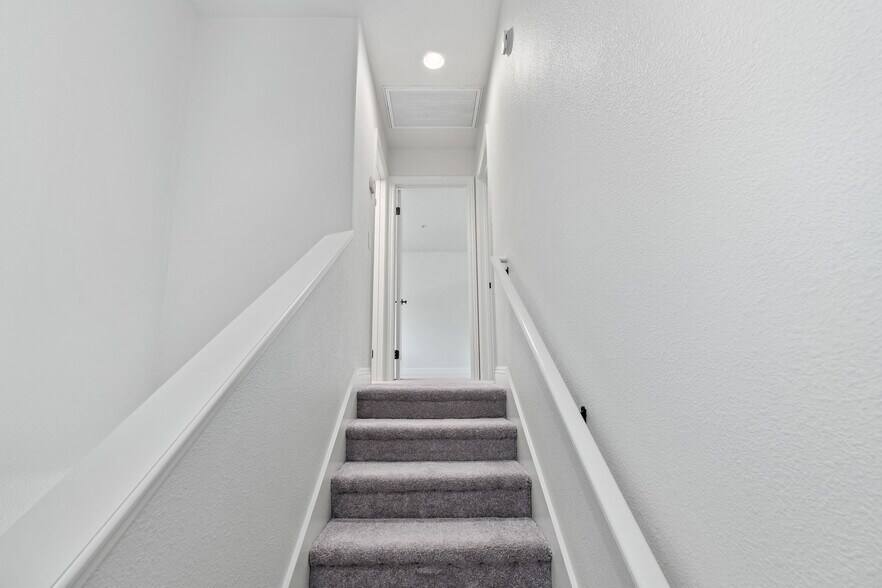 More Photos Of 204 Rosebud Ln, Saint Helena Apartments For Sale