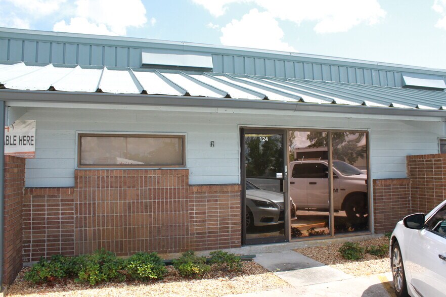 Primary Photo Of 490 North St, Longwood Flex For Lease