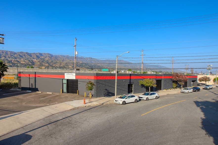 Primary Photo Of 2124-2134 Floyd St, Burbank Warehouse For Lease