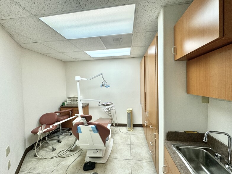 More Photos Of 12732 Brookhurst St, Garden Grove Medical For Sale