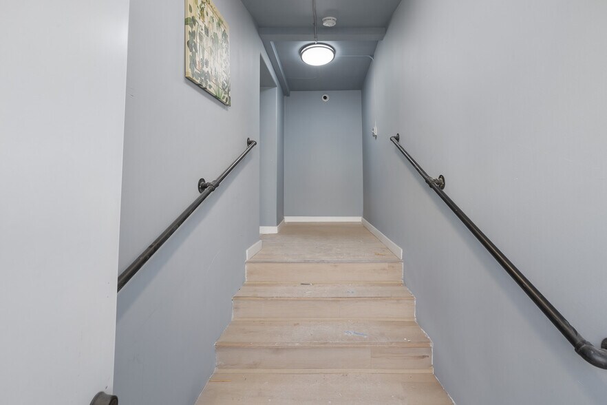 More Photos Of 9937 Commerce Ave, Tujunga Freestanding For Sale