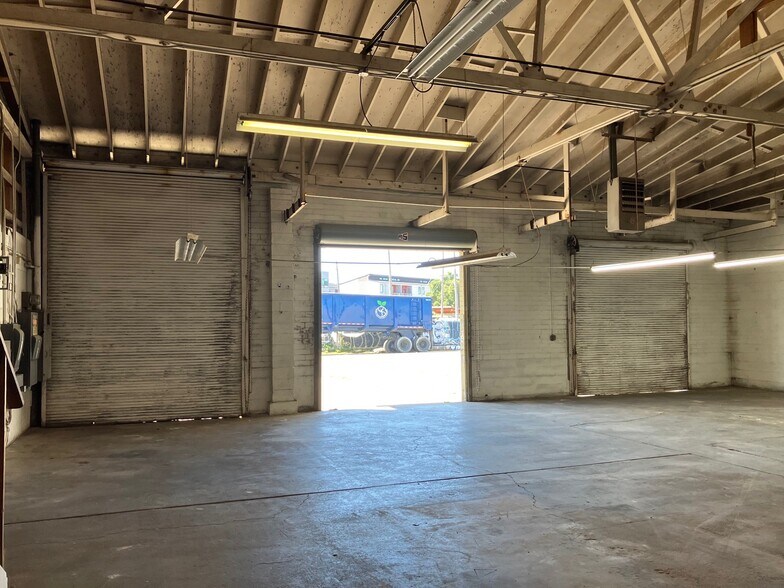 More Photos Of 2914 Poplar St, Oakland Manufacturing For Sale