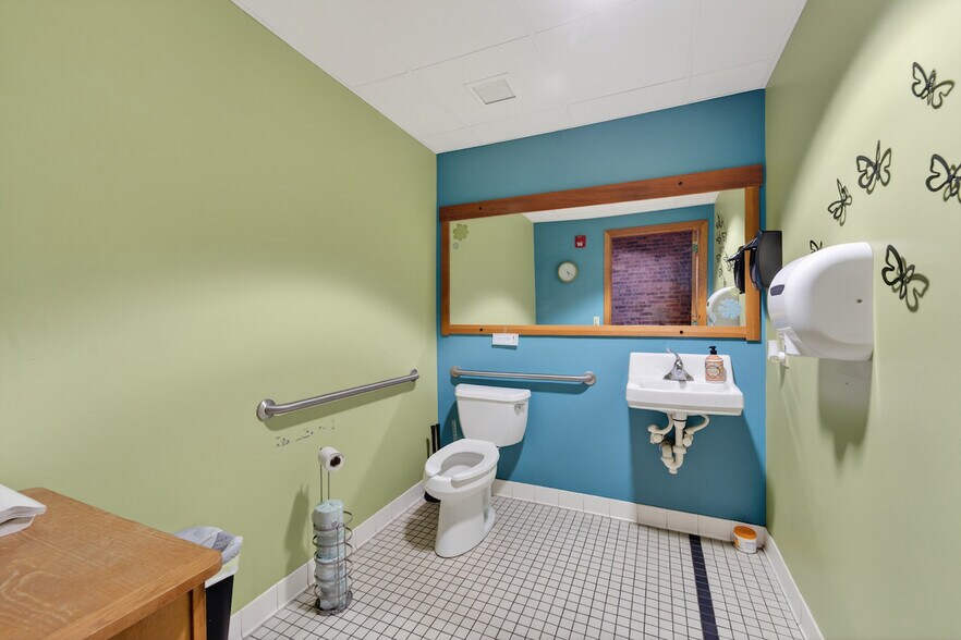 More Photos Of 510 College Ave, Racine Storefront Retail Office For Sale