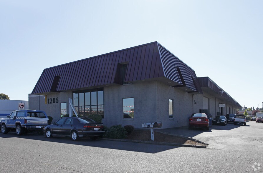 More Photos Of 1205 NE 95th St, Vancouver Service For Lease