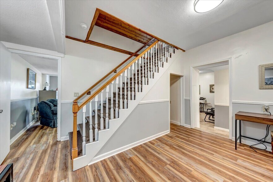 More Photos Of 106 W Laurel St, Scottsboro Office Residential For Sale