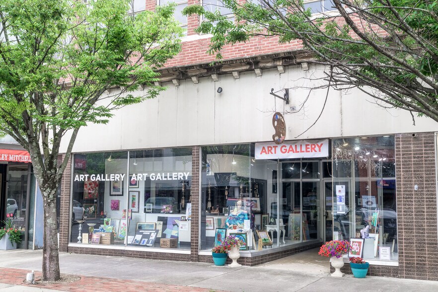More Photos Of 244-252 Broad St, Kingsport Storefront Retail Office For Sale