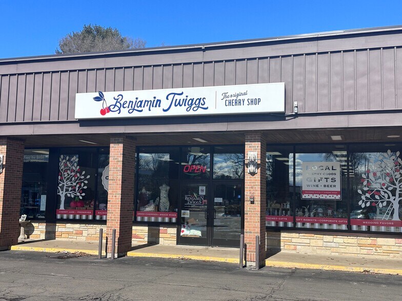 More Photos Of 1209-1219 E Front St, Traverse City Unknown For Lease