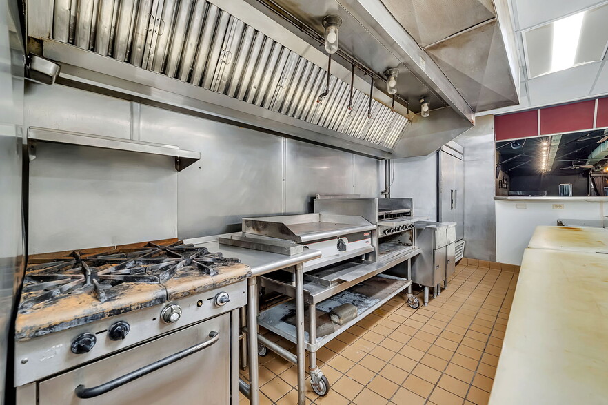More Photos Of 905 Theodore St, Crest Hill Restaurant For Sale