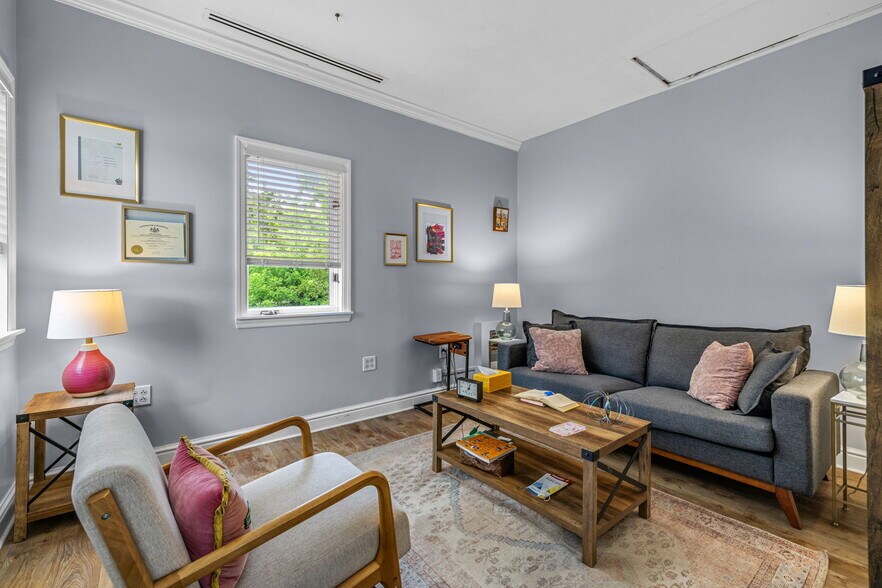 More Photos Of 1841 Universal Rd, Pittsburgh Office For Sale