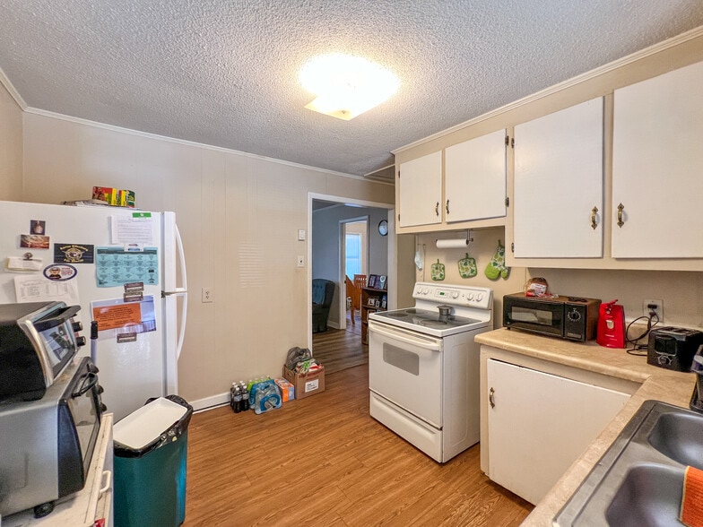 More Photos Of 144 Nottingham Dr, Forest City Apartments For Sale