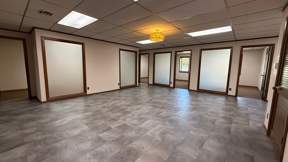 More Photos Of 1001 W Broadway St, Muskogee Medical For Sale