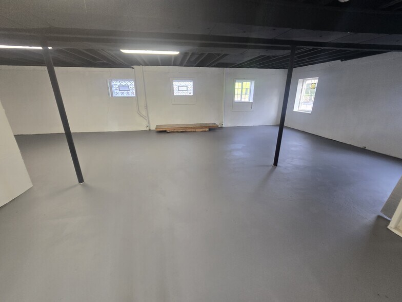 More Photos Of 1095 W Huron St, Waterford Medical For Sale