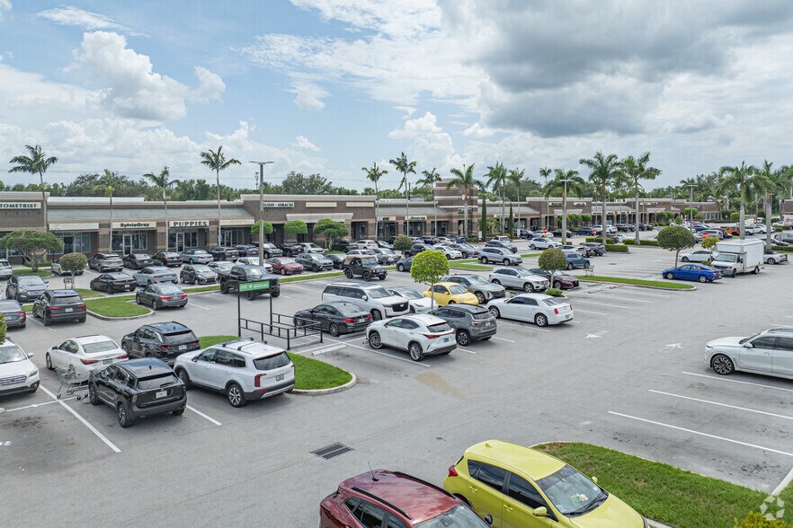 More Photos Of 9704-9936 Clint Moore Rd, Boca Raton Unknown For Lease