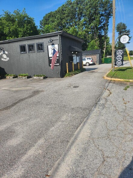 More Photos Of 1378 Main St, Little Mountain Freestanding For Sale