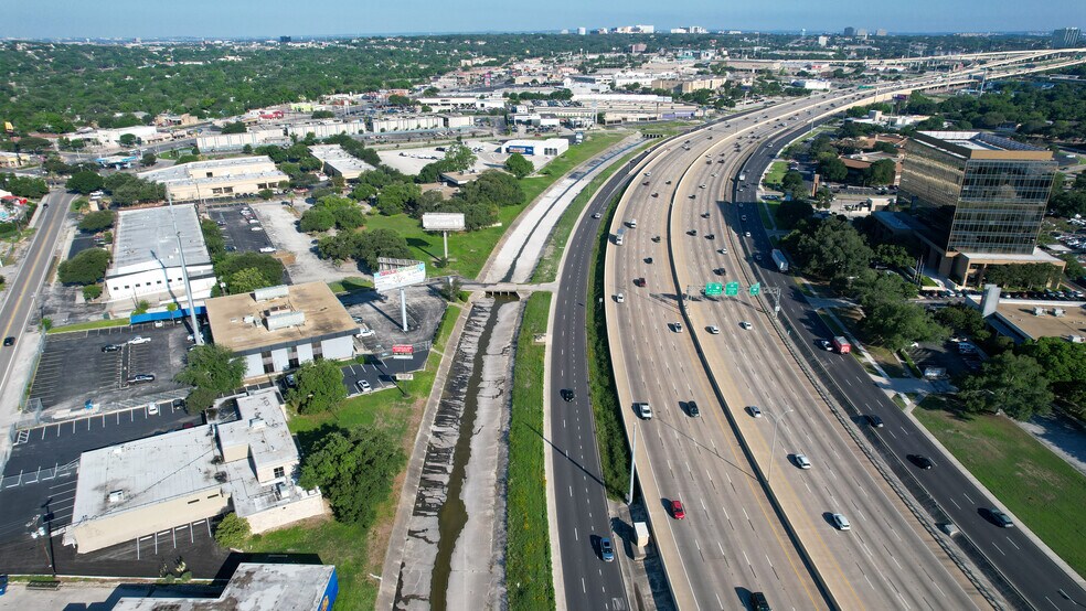 More Photos Of 6222 W Interstate 10, San Antonio Office For Sale