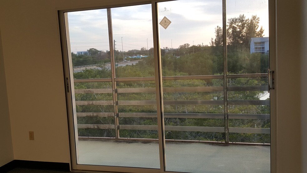 More Photos Of 1460 S McCall Rd, Englewood Medical For Sale