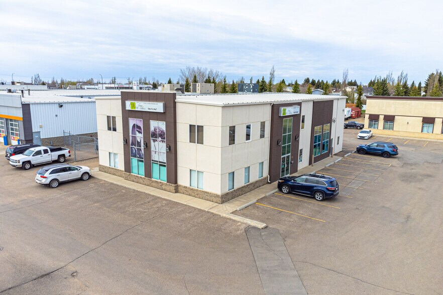 More Photos Of 2602 50 Av, Lloydminster Showroom For Sale