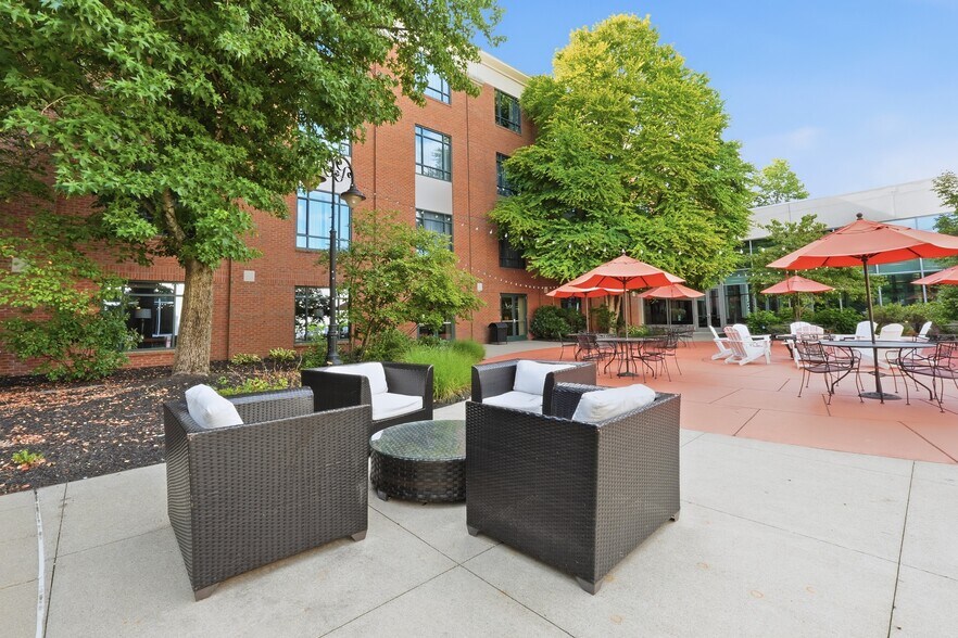 More Photos Of 14 Mechanic St, Southbridge Hotel For Sale