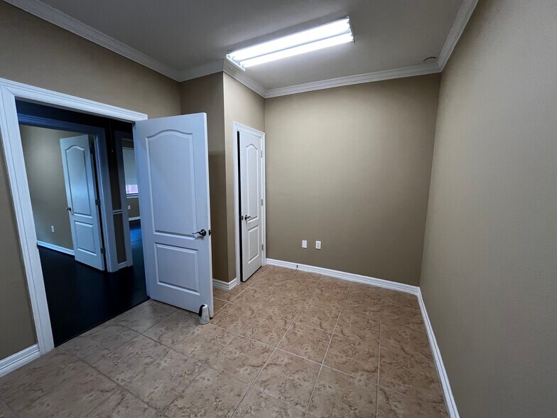 More Photos Of 4502 Riverstone Blvd, Missouri City Medical For Lease