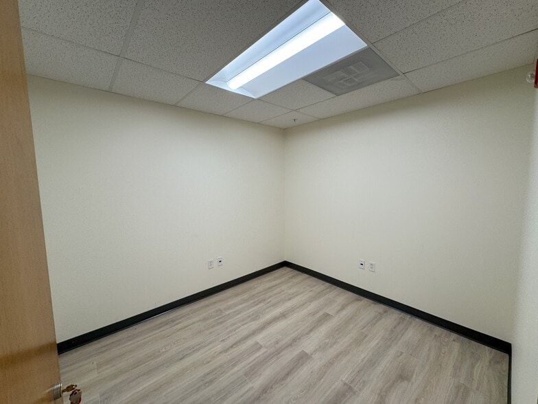 More Photos Of 4446-4450 Park Heights Ave, Baltimore Storefront For Lease