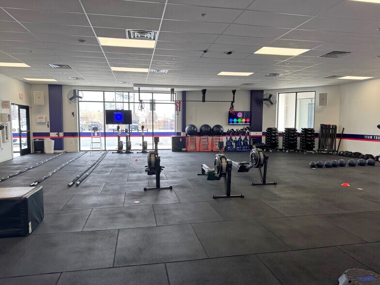 More Photos Of 492 Jimmy Deloach Pky, Savannah Freestanding For Lease