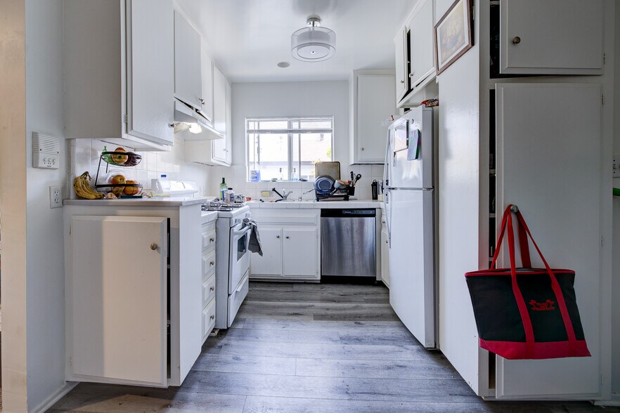 More Photos Of 3729 Glendon Ave, Los Angeles Apartments For Sale