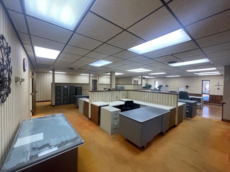 More Photos Of 240 Carriage House Dr, Jackson Office For Lease