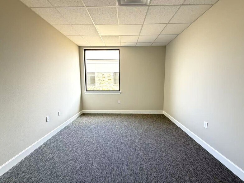 More Photos Of 28111 S Firethorne Rd, Katy Medical For Lease