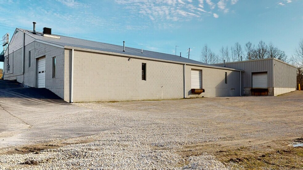 More Photos Of 1555 Commercial Blvd, Herculaneum Distribution For Lease