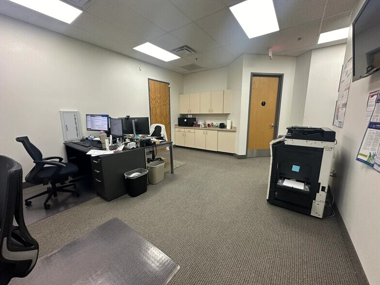 More Photos Of 1930 N Arboleda Dr, Mesa Office For Sale