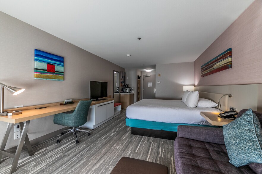 More Photos Of 4400 North Fwy, Fort Worth Hotel For Sale