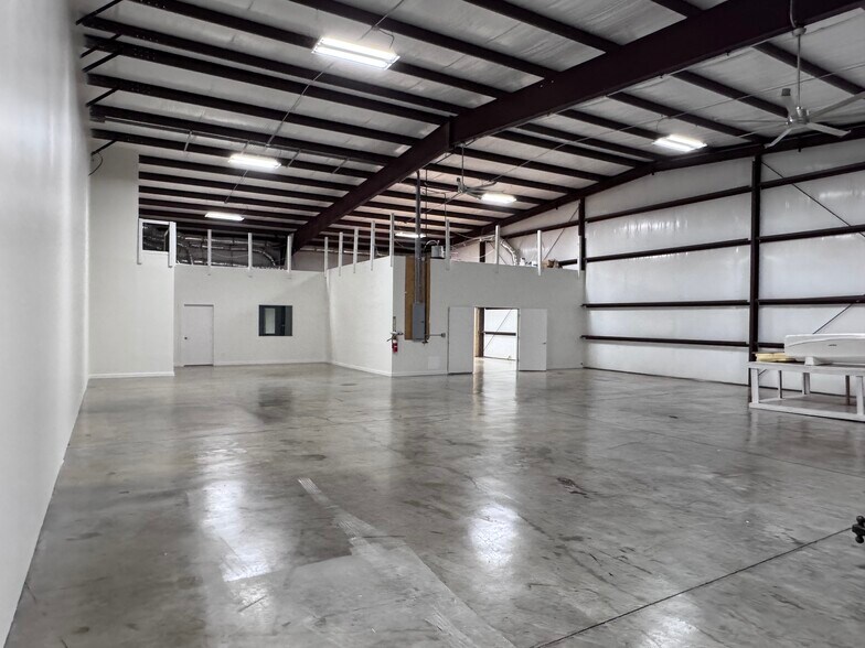 More Photos Of 2956 S Waterworks Rd, Buford Manufacturing For Lease