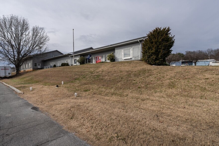 More Photos Of 4521 Bristol Hwy, Johnson City Refrigeration Cold Storage For Sale