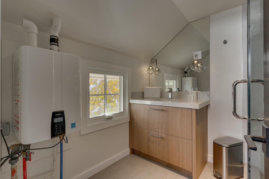 More Photos Of 10270 Donner Pass Rd, Truckee Office For Lease