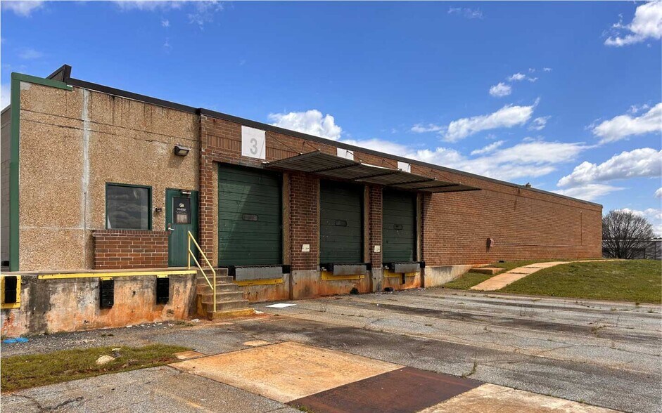 More Photos Of 544 Winfield Cir, Hartwell Manufacturing For Lease