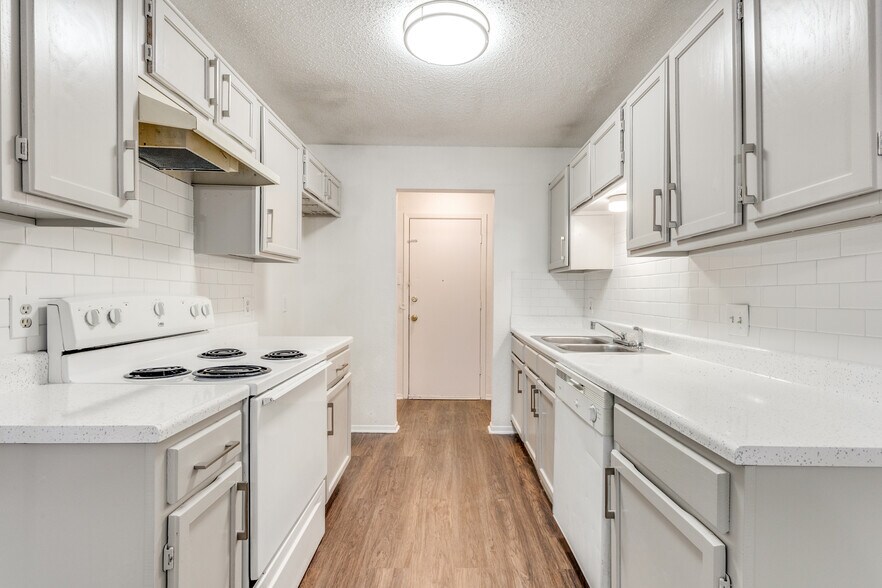More Photos Of 3600 Hulen Park Cir, Fort Worth Multifamily For Sale