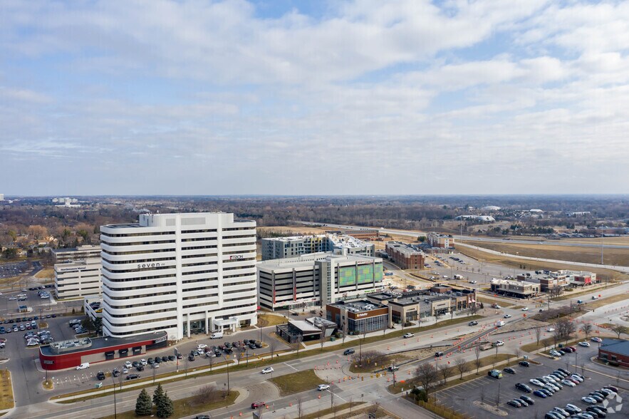 More Photos Of 888 W Big Beaver Rd, Troy Parking Garage For Lease