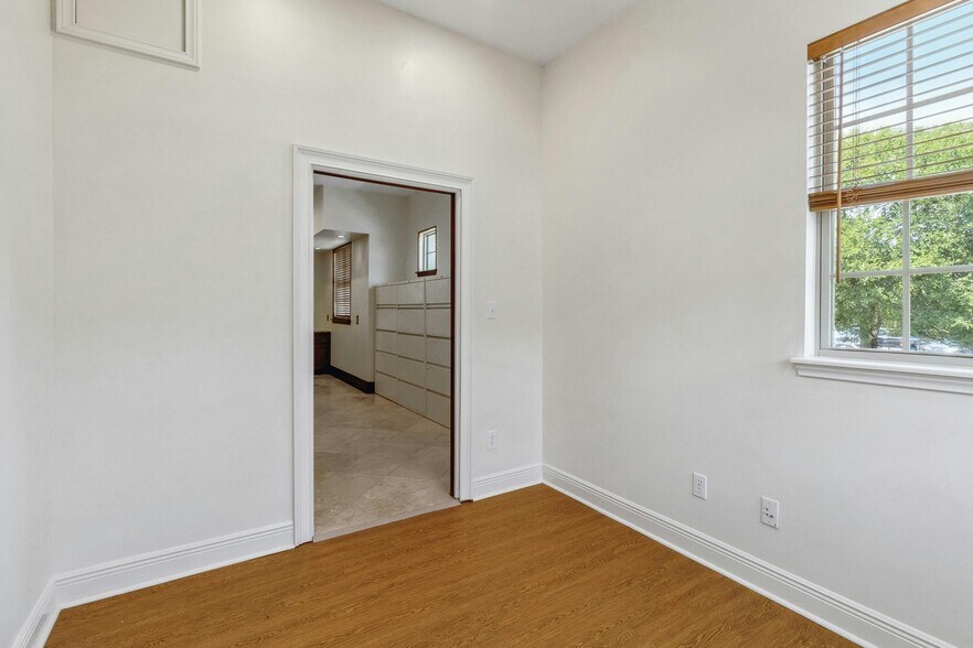 More Photos Of 310 Stagecoach Trl, San Marcos Medical For Lease