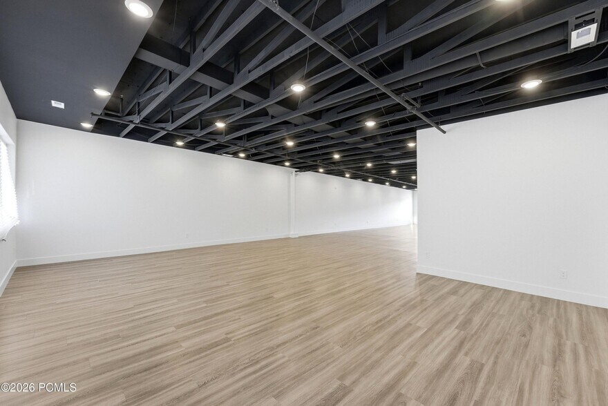 More Photos Of 4518 Forestdale Dr, Park City Office Residential For Lease